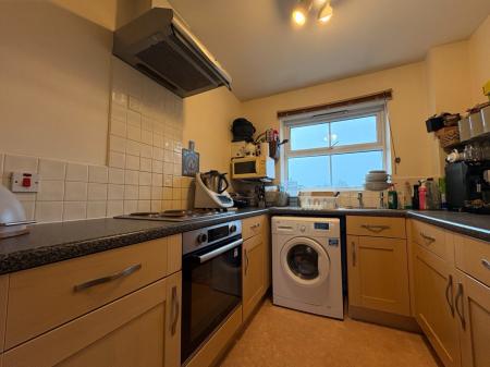 2 bedroom Flat to let in Huskinsons Drive, Hereford, HR1