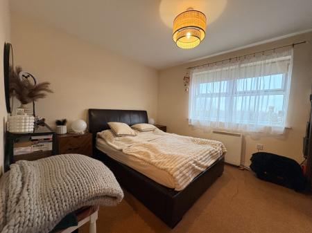 2 bedroom Flat to let in Huskinsons Drive, Hereford, HR1