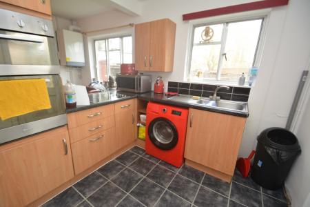 2 bedroom Semi-detached house for sale in Poole Close, Hereford, HR2