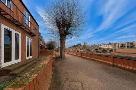 1 bedroom Flat to let in Wye Street, Hereford, HR2
