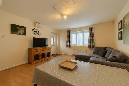 2 bedroom Semi-detached house for sale in Bluebell Close, Ross-on-Wye, HR9