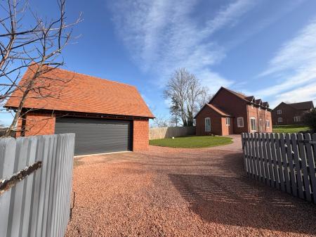 3 bedroom Detached house to let in High Meadow, Bridstow, Ross-on-Wye, HR9