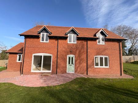 3 bedroom Detached house to let in High Meadow, Bridstow, Ross-on-Wye, HR9