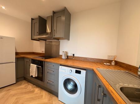 2 bedroom Flat to let in Chave Court Close, Hereford, HR4