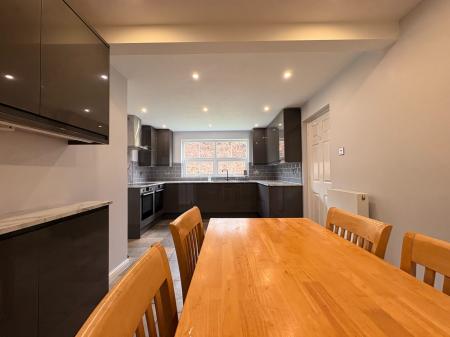 4 bedroom Detached house to let in St James Close, Bartestree, HR1