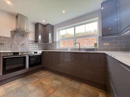 4 bedroom Detached house to let in St James Close, Bartestree, HR1