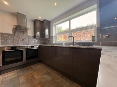 4 bedroom Detached house to let in St James Close, Bartestree, HR1