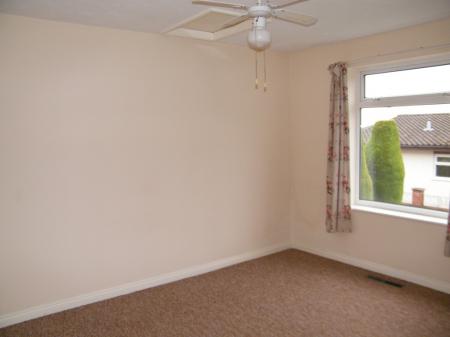 2 bedroom Bungalow to let in York Close, Bobblestock, Hereford, HR4