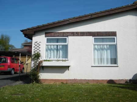 2 bedroom Bungalow to let in York Close, Bobblestock, Hereford, HR4