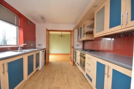 4 bedroom Semi-detached house to let in Arkwright Close, Whitecross, Hereford, HR4