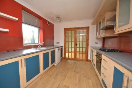 4 bedroom Semi-detached house to let in Arkwright Close, Whitecross, Hereford, HR4