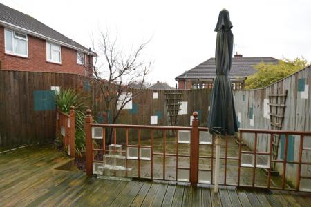 4 bedroom Semi-detached house to let in Arkwright Close, Whitecross, Hereford, HR4