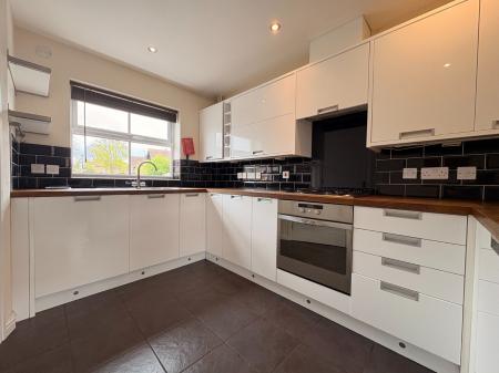 3 bedroom Town house to let in Railway View, Barrs Court Road, Hereford, HR1