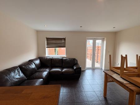 3 bedroom Town house to let in Railway View, Barrs Court Road, Hereford, HR1