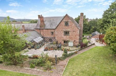 5 bedroom Country House to let in Knightshill Farm, Lea, Ross-on-Wye, HR9