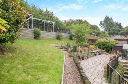 5 bedroom Country House to let in Knightshill Farm, Lea, Ross-on-Wye, HR9