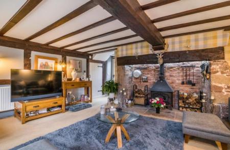 5 bedroom Country House to let in Knightshill Farm, Lea, Ross-on-Wye, HR9