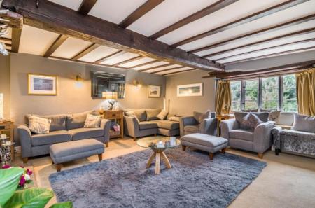 5 bedroom Country House to let in Knightshill Farm, Lea, Ross-on-Wye, HR9