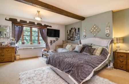 5 bedroom Country House to let in Knightshill Farm, Lea, Ross-on-Wye, HR9