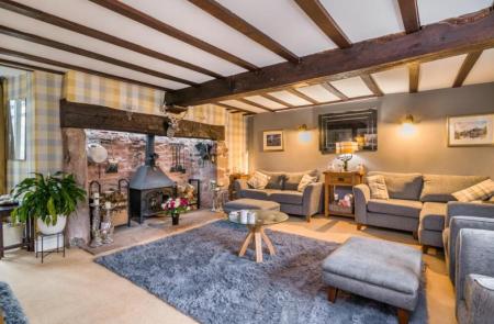 5 bedroom Country House to let in Knightshill Farm, Lea, Ross-on-Wye, HR9