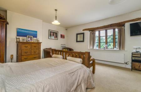 5 bedroom Country House to let in Knightshill Farm, Lea, Ross-on-Wye, HR9