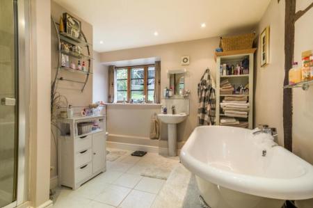 5 bedroom Country House to let in Knightshill Farm, Lea, Ross-on-Wye, HR9