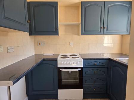 1 bedroom Studio flat to let in Sandown Drive, Hereford, HR4
