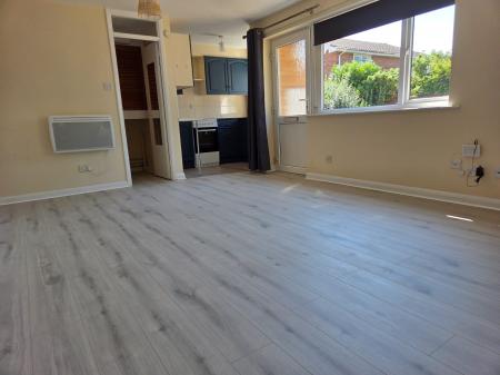 1 bedroom Studio flat to let in Sandown Drive, Hereford, HR4
