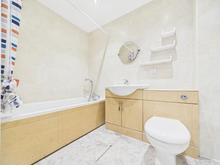 2 bedroom Flat to let in Folly Lane, Hereford, HR1