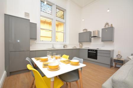 2 bedroom Flat to let in 20 Broad Street, Hereford, HR4