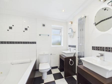 4 bedroom Semi-detached house for sale in Arkwright Close, Whitecross, Hereford, HR4