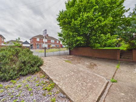 4 bedroom Semi-detached house for sale in Arkwright Close, Whitecross, Hereford, HR4