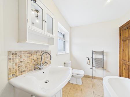 4 bedroom Semi-detached house for sale in Arkwright Close, Whitecross, Hereford, HR4