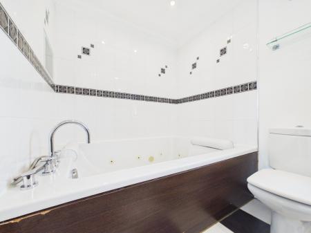 4 bedroom Semi-detached house for sale in Arkwright Close, Whitecross, Hereford, HR4