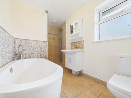 4 bedroom Semi-detached house for sale in Arkwright Close, Whitecross, Hereford, HR4