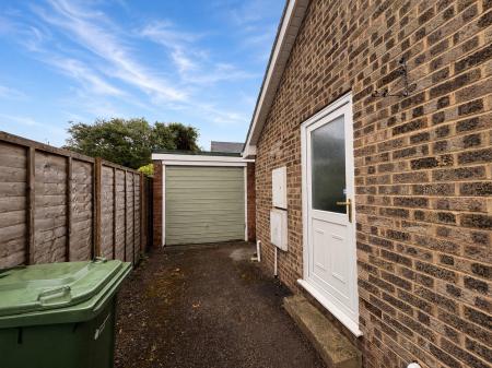 2 bedroom Bungalow to let in Third Avenue, Greytree, Ross-on-Wye, HR9
