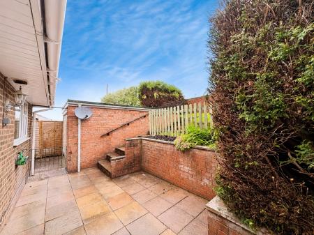 2 bedroom Bungalow to let in Third Avenue, Greytree, Ross-on-Wye, HR9