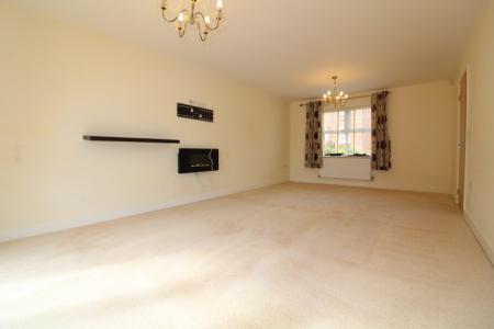 4 bedroom Detached house to let in Red Norman Rise, Hereford, HR1