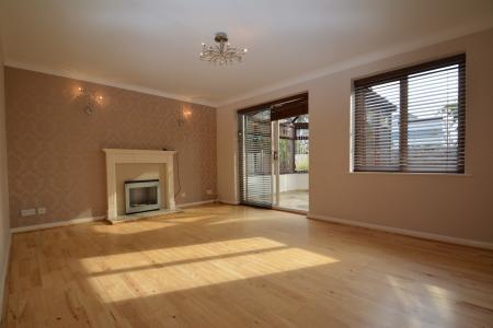 4 bedroom Detached house to let in Cleeve Orchard, Hereford, HR1