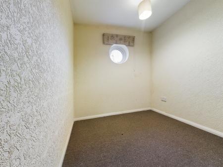 1 bedroom Flat to let in Lingfield Walk, Hereford, HR4