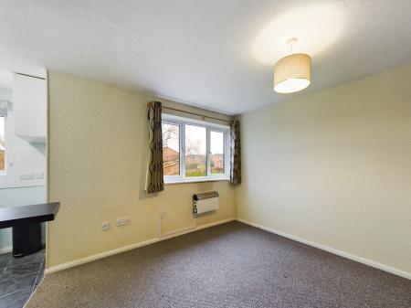 1 bedroom Flat to let in Lingfield Walk, Hereford, HR4