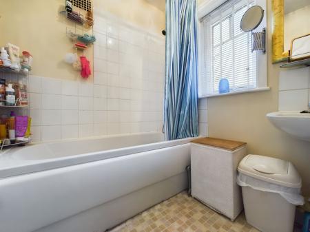 2 bedroom Flat to let in Holme Lacy Road, Putson, Hereford, HR2