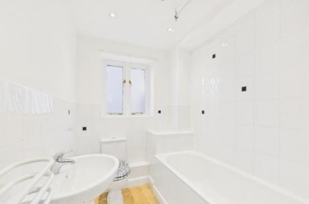 2 bedroom Flat to let in Brookend Street, Ross-on-Wye, HR9