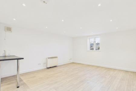2 bedroom Flat to let in Brookend Street, Ross-on-Wye, HR9