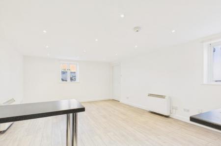 2 bedroom Flat to let in Brookend Street, Ross-on-Wye, HR9