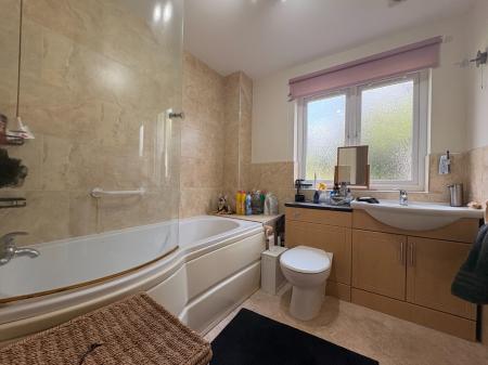 2 bedroom Flat to let in Gloucester Road, Ross-on-Wye, HR9