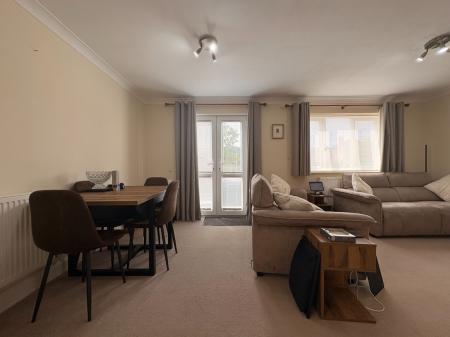 2 bedroom Flat to let in Gloucester Road, Ross-on-Wye, HR9