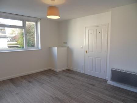 2 bedroom Flat to let in Old Gloucester Road, Ross-on-Wye, HR9