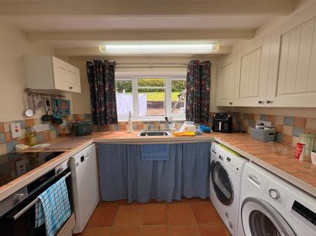2 bedroom Bungalow to let in Llanwrthwl, Rhayader, LD1
