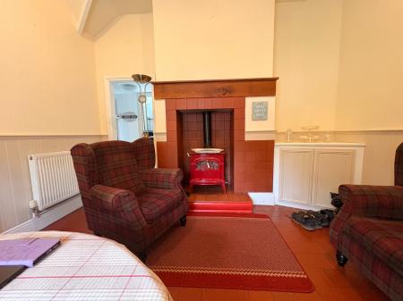 2 bedroom Bungalow to let in Llanwrthwl, Rhayader, LD1